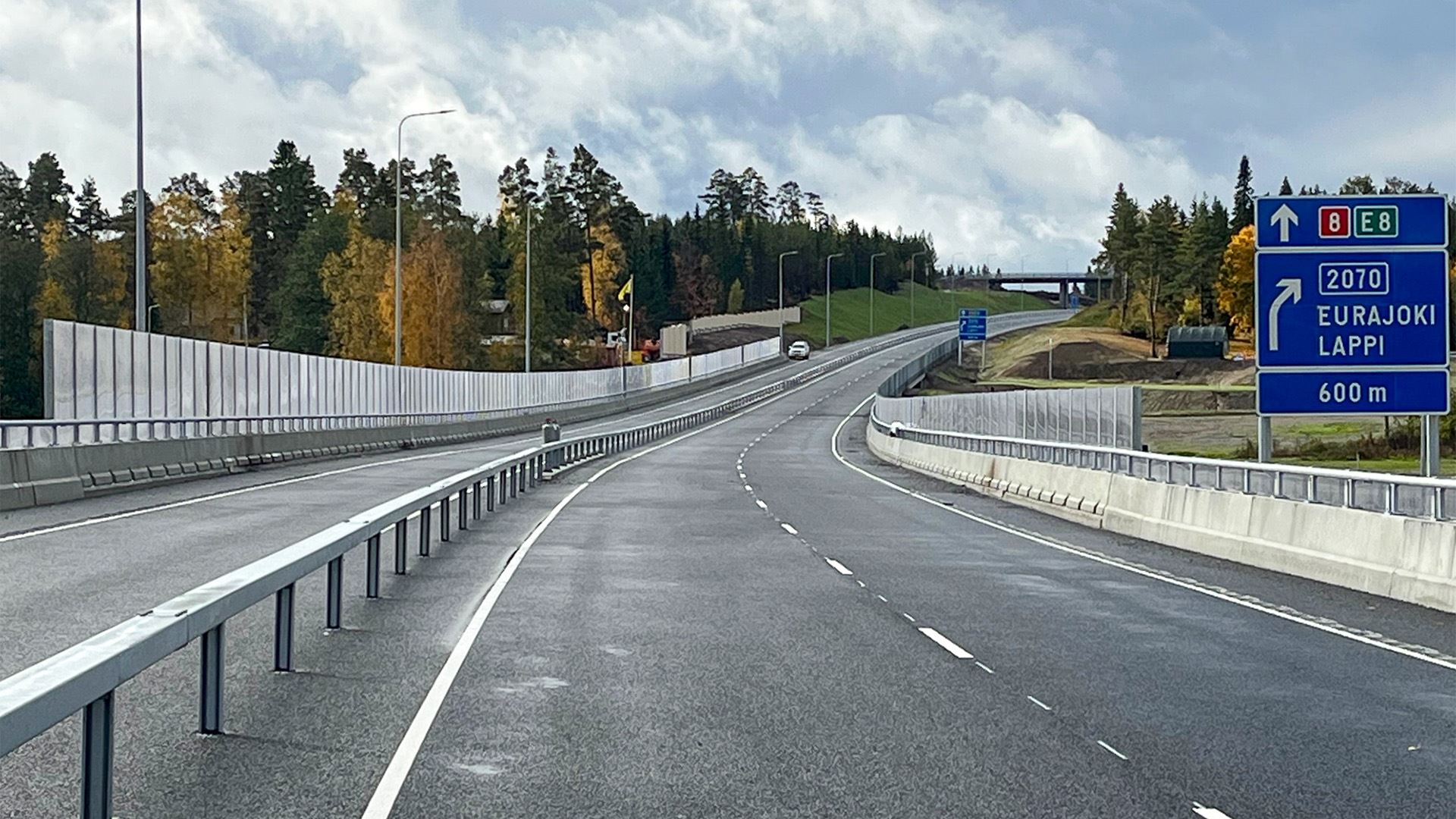 2010_Auto- ja tietekniikan kehittyminen on parantanut liikenneturvallisuutta 2010-luvulla_Väylävirasto.jpg